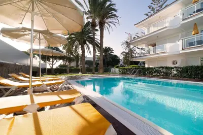 Piscina en o cerca de Apartamentos Montemayor