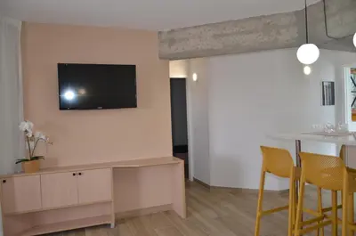 Una televisión o centro de entretenimiento en Alsol Datasol