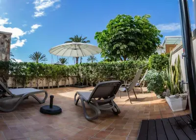 Jardín al aire libre en Cabosos2 First Line Apartment