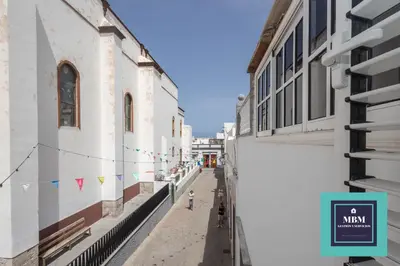 El barrio de los alrededores o un barrio cerca de este albergue