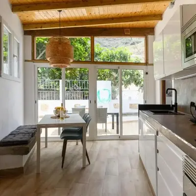 Peaceful Foreman House by Bandama & Nature
