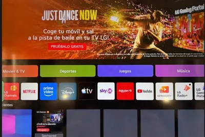 Una televisión o centro de entretenimiento en Rooms La Laja 1