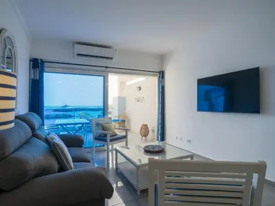 Una televisión o centro de entretenimiento en Blue Horizon Mogan