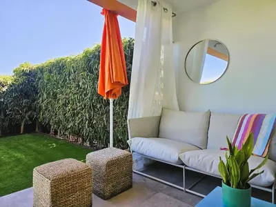 Jardín al aire libre en Stylish & cozy home by the beach