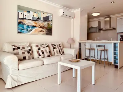 Una cocina o zona de cocina en Apartamentos las Rocas 9
