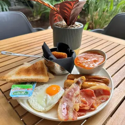 Comida en o cerca de este apartamento