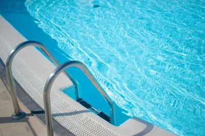 Piscina en o cerca de The Blue Clover