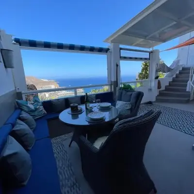 A Cliffside Ocean View Sanctuary for Couples