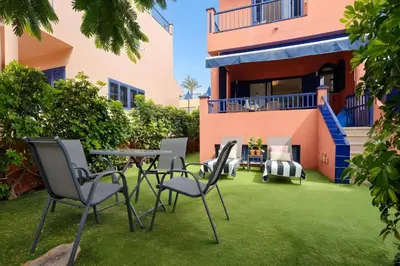 Jardín al aire libre en Villa Flamboyán Meloneras