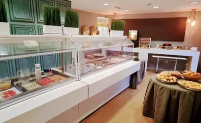 Comida en o cerca de este apartamento