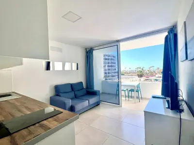 Una televisión o centro de entretenimiento en Yumbo studio