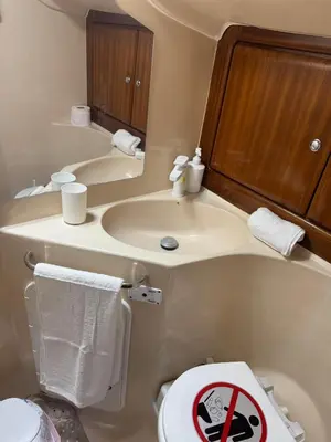 Un baño de Yate Rock & Roll
