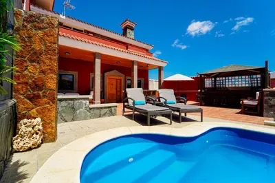 Piscina en o cerca de Villa Vistabella by Maspalomas Holiday Villas