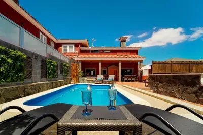 Piscina en o cerca de Villa Vistabella by Maspalomas Holiday Villas