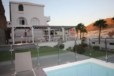 Piscina en o cerca de OceanEye Apartment with heated pool