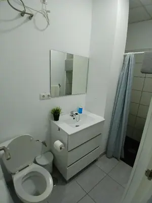 Un baño de Ground floor apartment