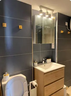 Un baño de 7 building Aloe - Lovely Apartment, Wifi gratis Central near dunes G