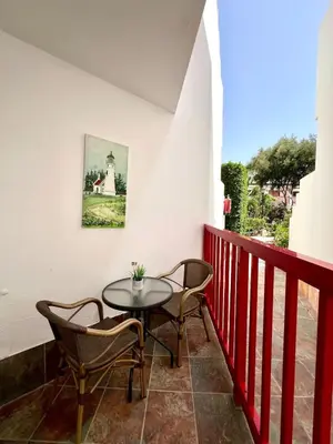 Un balcón o terraza de Quiet Corner by the Beach