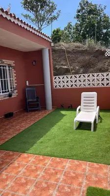 Jardín al aire libre en Lucia Home