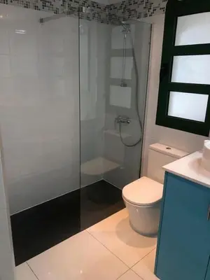 Un baño de One bedroom Marina apartarment by El Sirocco