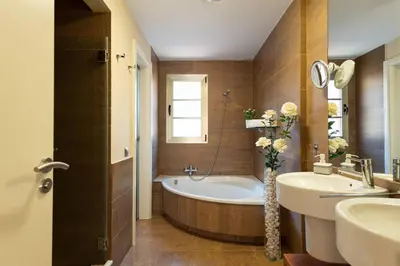Un baño de Edmond Vibes Villa Canarias