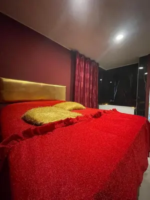 Cama o camas de una habitación en Apartamento con jardín y pequeña piscina privada para refrescarse