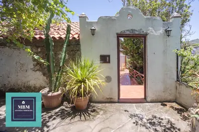 Jardín al aire libre en Casa Brumas de Arbejales