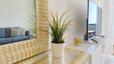 Zona de estar de Apartment with view just steps from the beach