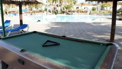 Piscina en o cerca de Bungalow Golf Splash Park