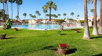 Piscina en o cerca de bungalow in the center of playa del inglés
