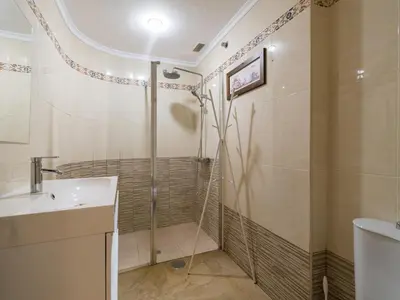 Un baño de Live Las Palmas Walkiria City Home