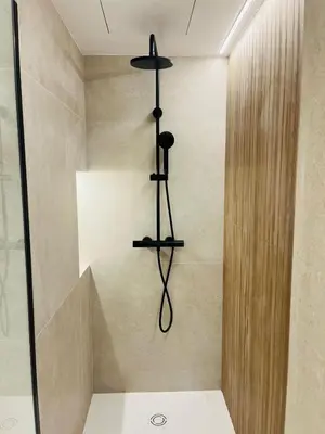 Un baño de Fahana Residences Arguineguín