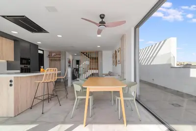 Un balcón o terraza de Villa Aurea, Piscina privada, Solárium, Vistas