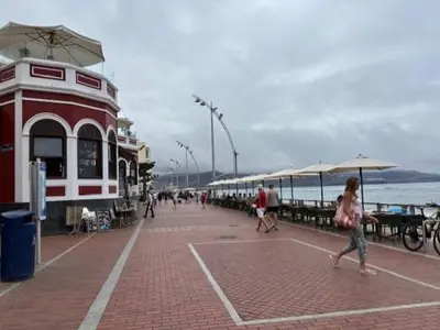 Clientes alojados en First-Line Las Canteras Beach