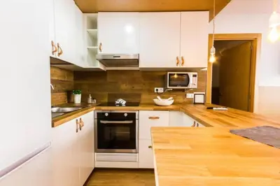 Una cocina o zona de cocina en Vacation Friendly Apartment