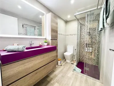 Un baño de Oasis Beach Home II - Your Private Retreat with Jacuzzi