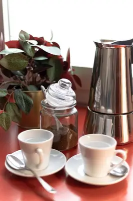 Utensilios para hacer té y café en Jade Suite 6