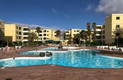 Piscina en o cerca de Beach life only 5 minutes away and Heated pool