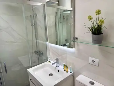 Un baño de Dunaflor Verde 86 by SunHousesCanarias