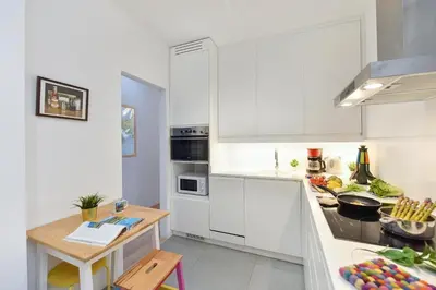 Una cocina o zona de cocina en Sole Beachstay Las Canteras by VillaGranCanaria