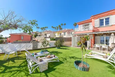 Jardín al aire libre en Santa Ana 22 by VillaGranCanaria