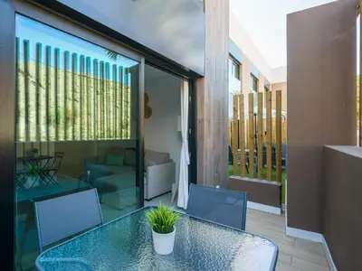 Un balcón o terraza de Golden Sunrise By CanariasGetaway