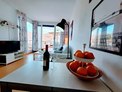 Una televisión o centro de entretenimiento en Canary Dreams Ocean View