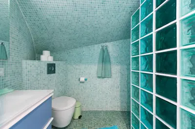 Un baño de Grand Appartement Bungalow de Luxe avec Patio
