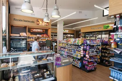 Supermercado u otro tipo de tienda en el chalet de montaña o alrededores
