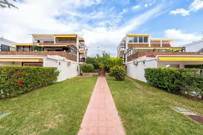 Edificio en el que se encuentra el apartamento