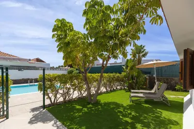 Piscina en o cerca de Bungalow con piscina en Maspalomas LC1