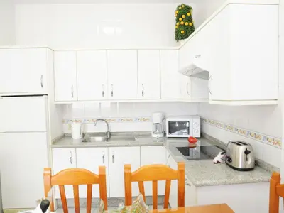 Una cocina o zona de cocina en Holiday Home Helles Appartement im Erdgeschoss by Interhome