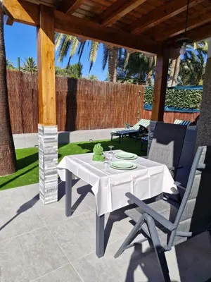 Un patio o zona al aire libre en Sonne-Con entrada independiente y Parking-
