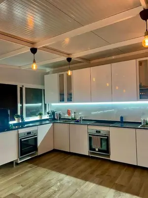 Una cocina o zona de cocina en La Isleta Nest Hostel